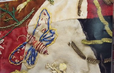 Fine detail, bright colours. 